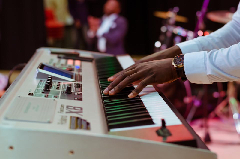 Digital Keyboard Mann