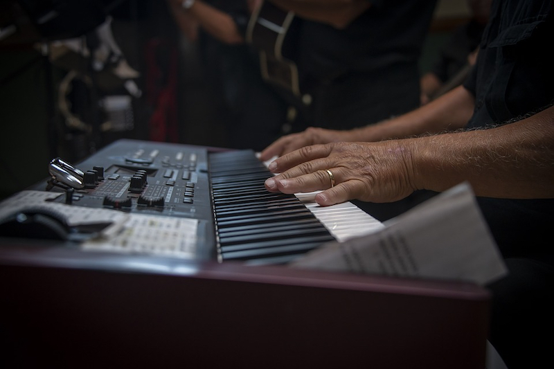 Elektrisches Piano Mann