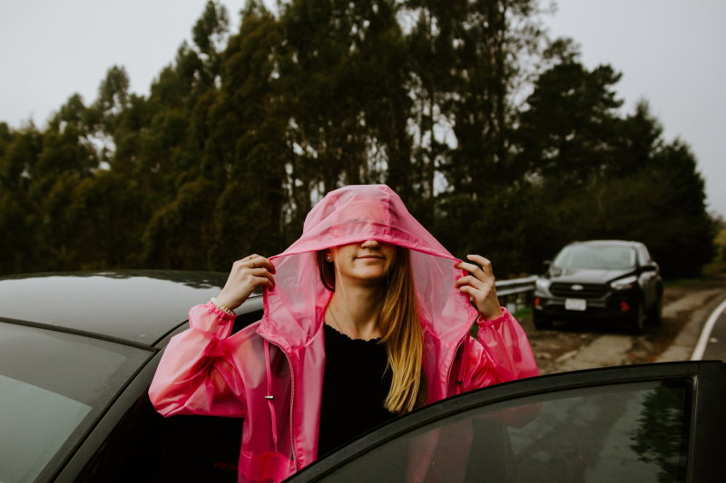 Farbige Regenjacke die für gute Laune sorgt Gute Laune durch farbige Regenjacke
