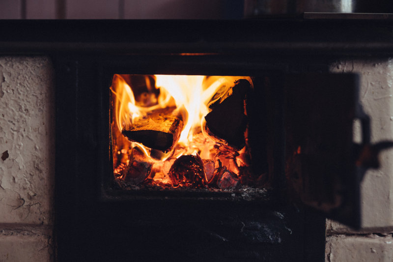 Feuer im Zeltofen