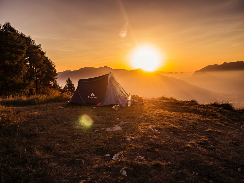 Zelt bei Sonnenaufgang