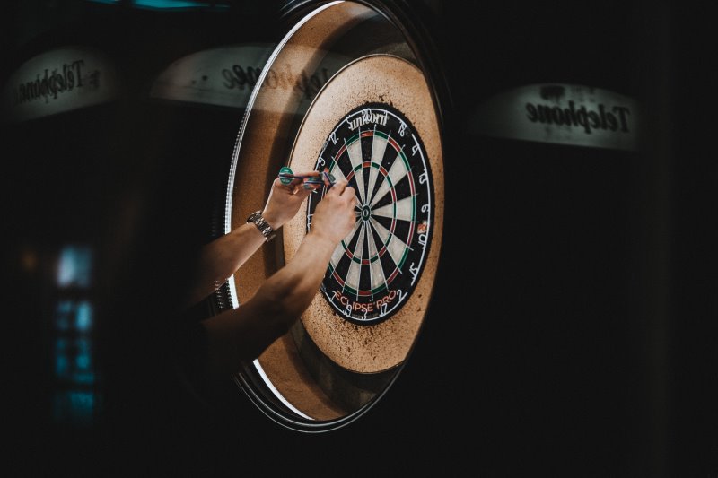 Dartständer mit Beleuchtungsring