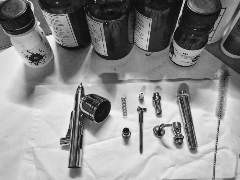 Reinigung einer Airbrushpistole im Test