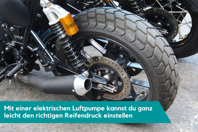 Motarrad aufpumpen Motorrad Reifen Luftdruck kontrollieren mit Luftpumpe