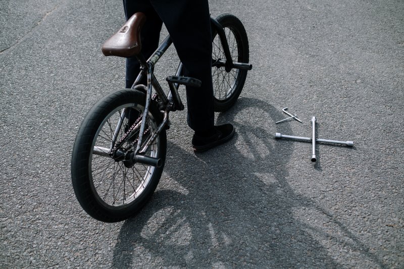 Fahrrad-Reperatur Fahrrad und Werkzeug
