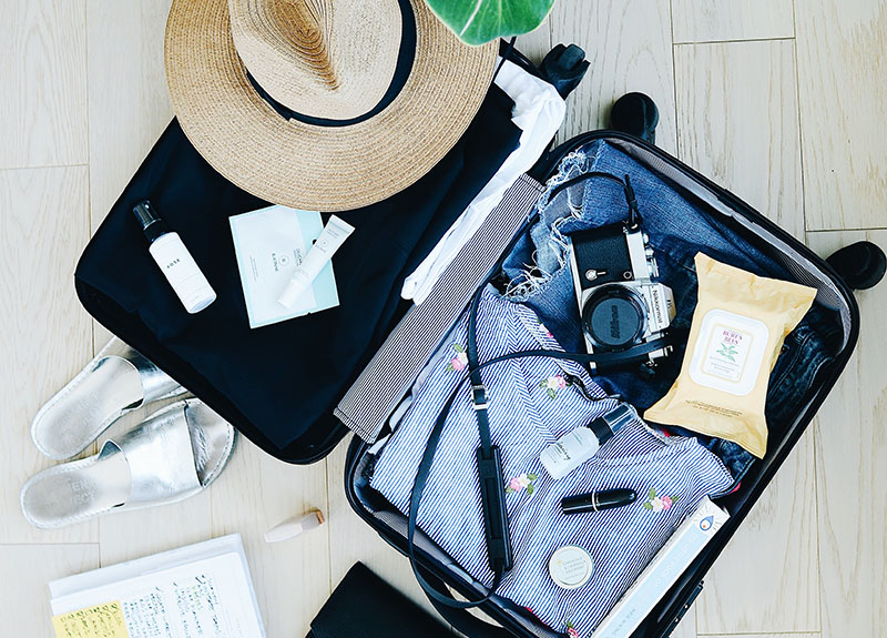 Koffer für einen 2-Wochen-Urlaub Sachen für den Reisenalltag im 2-Wochen-Urlaub