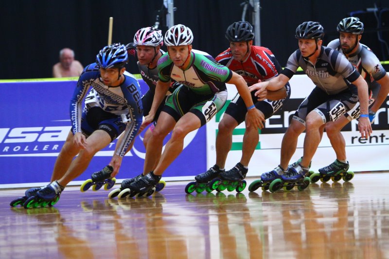 Speedskater in der Halle Speedskates im Einsatz