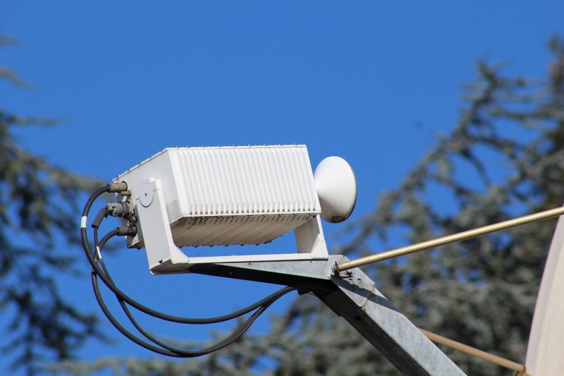 Ein Quad LNB der in den Himmel zeigt