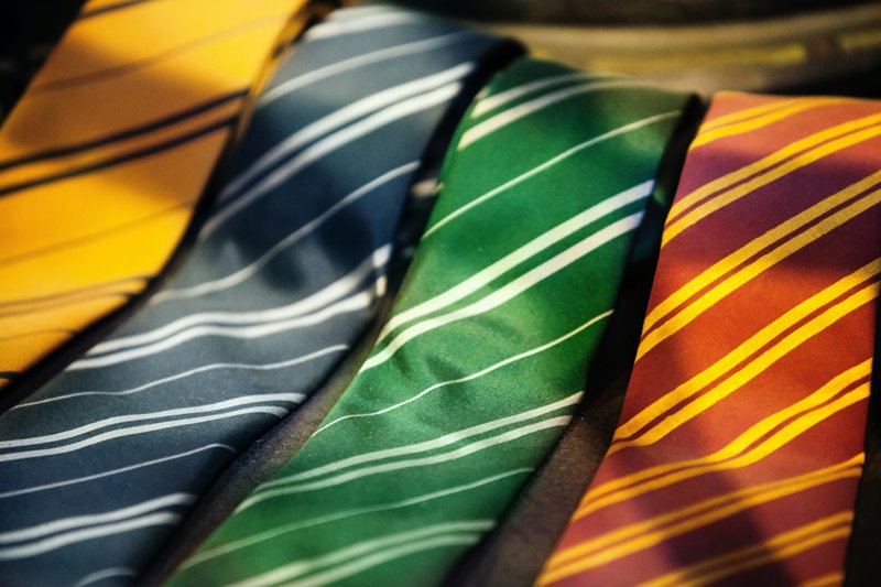 Harry Potter Merchandise Kratten in den Farben der vier Häuser