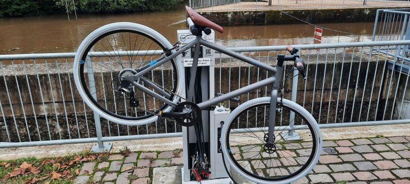 Vollansicht vom Fahrrad in Aktion.