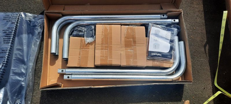 Der Lieferumfang des ersten Pakets.