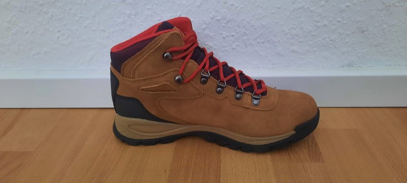 Seitansicht des Wanderschuhs von Columbia.